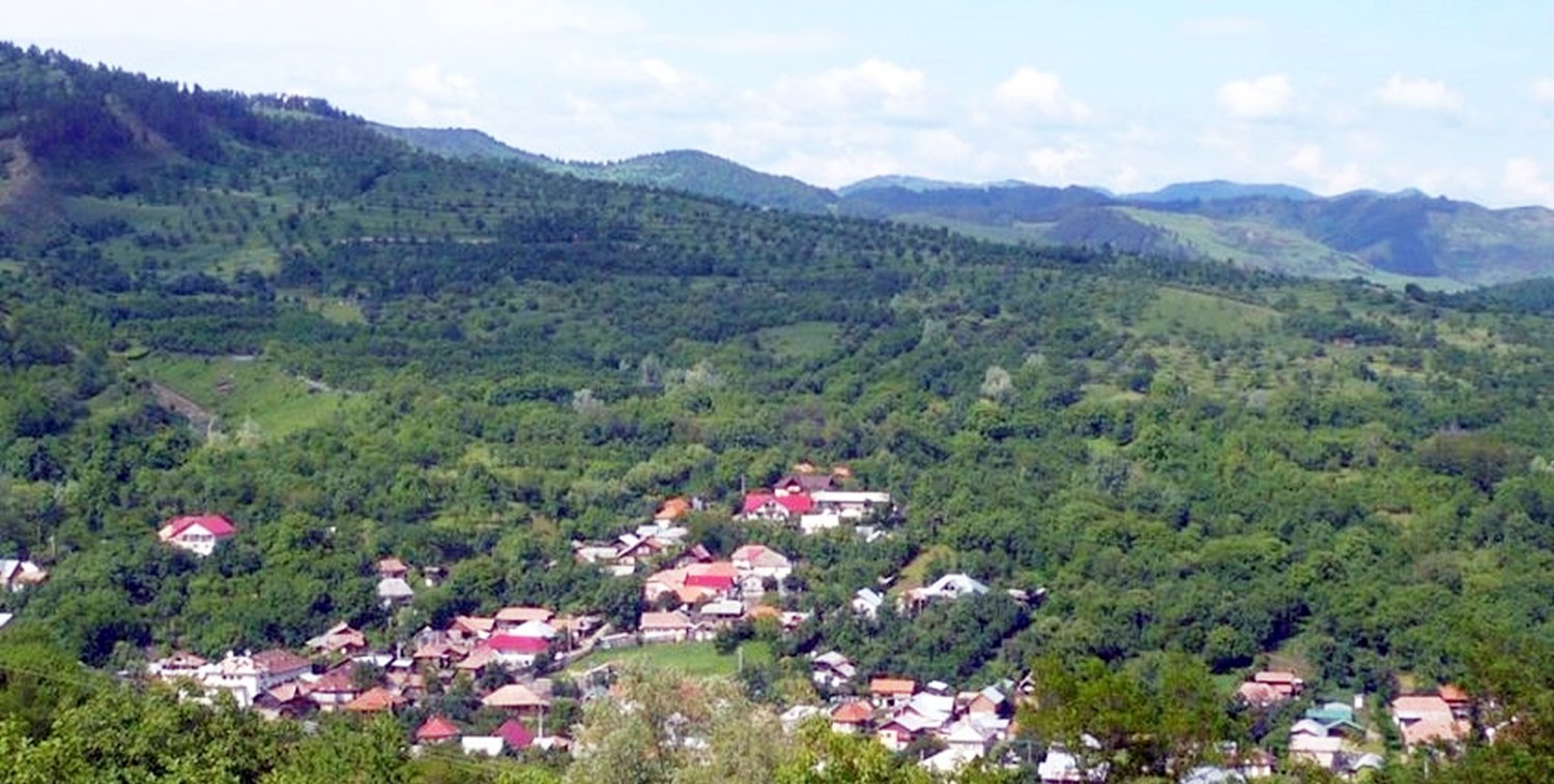 Românii se întorc masiv la sat