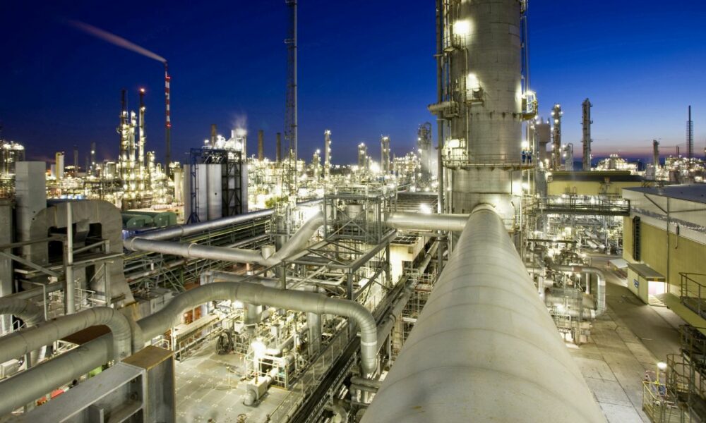 BASF, lovitură pentru Germania! Cea mai mare fabrică de produse chimice din lume mizează pe China