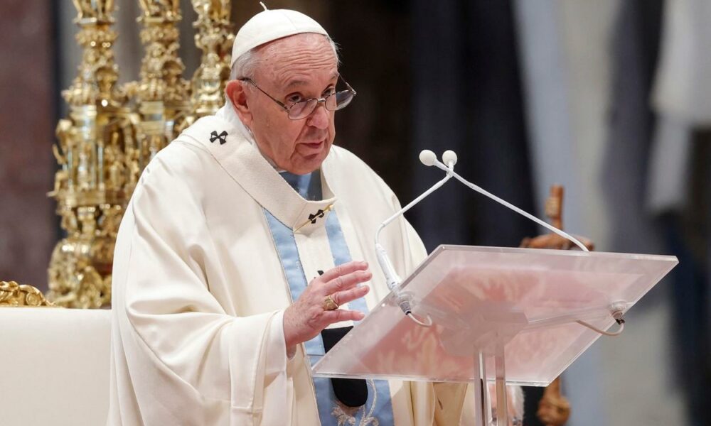 Soțiile soldaților ucraineni de la Azovstal s-au întâlnit cu Papa Francisc: „E ultima noastră speranță”