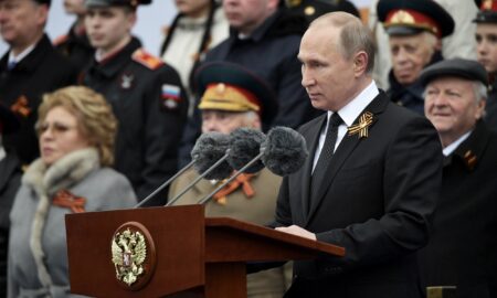 Vladimir Putin parada militara discurs, sursa foto newsweek