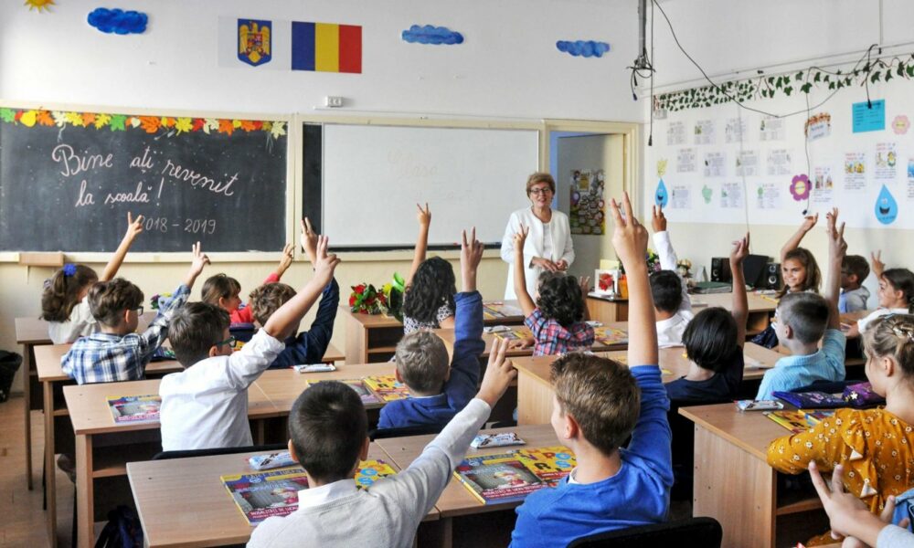 Majorări ale alocațiilor aprobate în Guvern! Sorin Cîmpeanu a făcut anunțul care bucură elevii