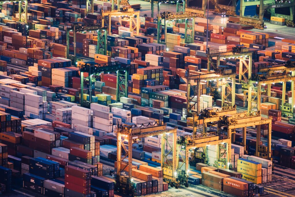 containere-in-port-sursa-foto-unsplash.com