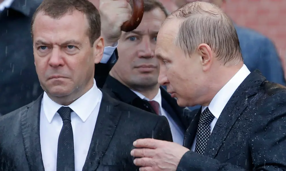Medvedev respinge ideea că Rusia este în criză de armament: „Producţia de arme şi echipamente speciale este în creştere!”