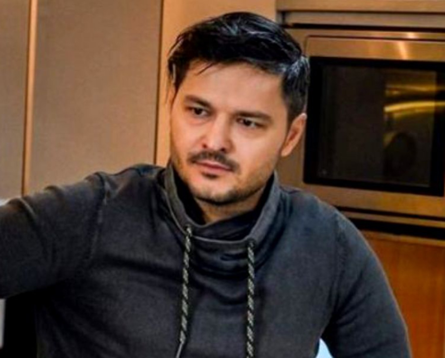 Litoralul românesc a ajuns  un moft. Liviu Vârciu povestește cum o masă la restaurant a ajuns să coste cât o lună de chirie