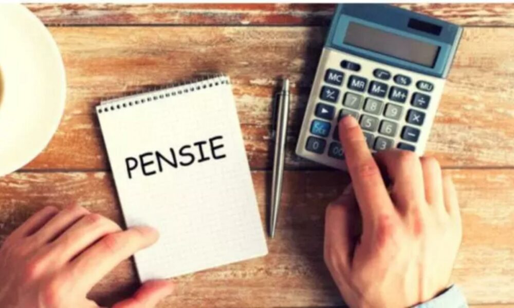 Mai puțini pensionari, mai mulți bani! Cu cât a crescut pensia medie lunară față de anul precedent