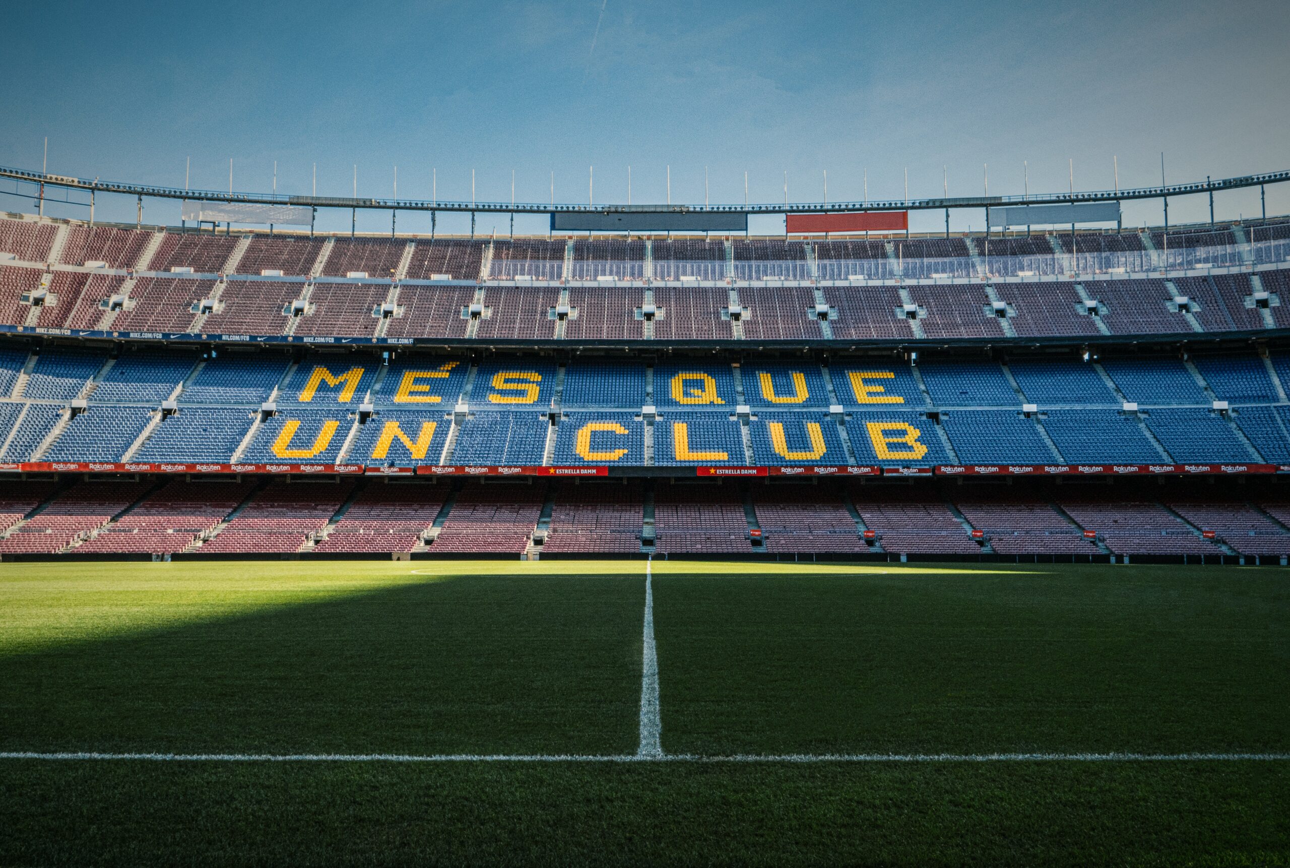 stadion barcelona unsplash.com