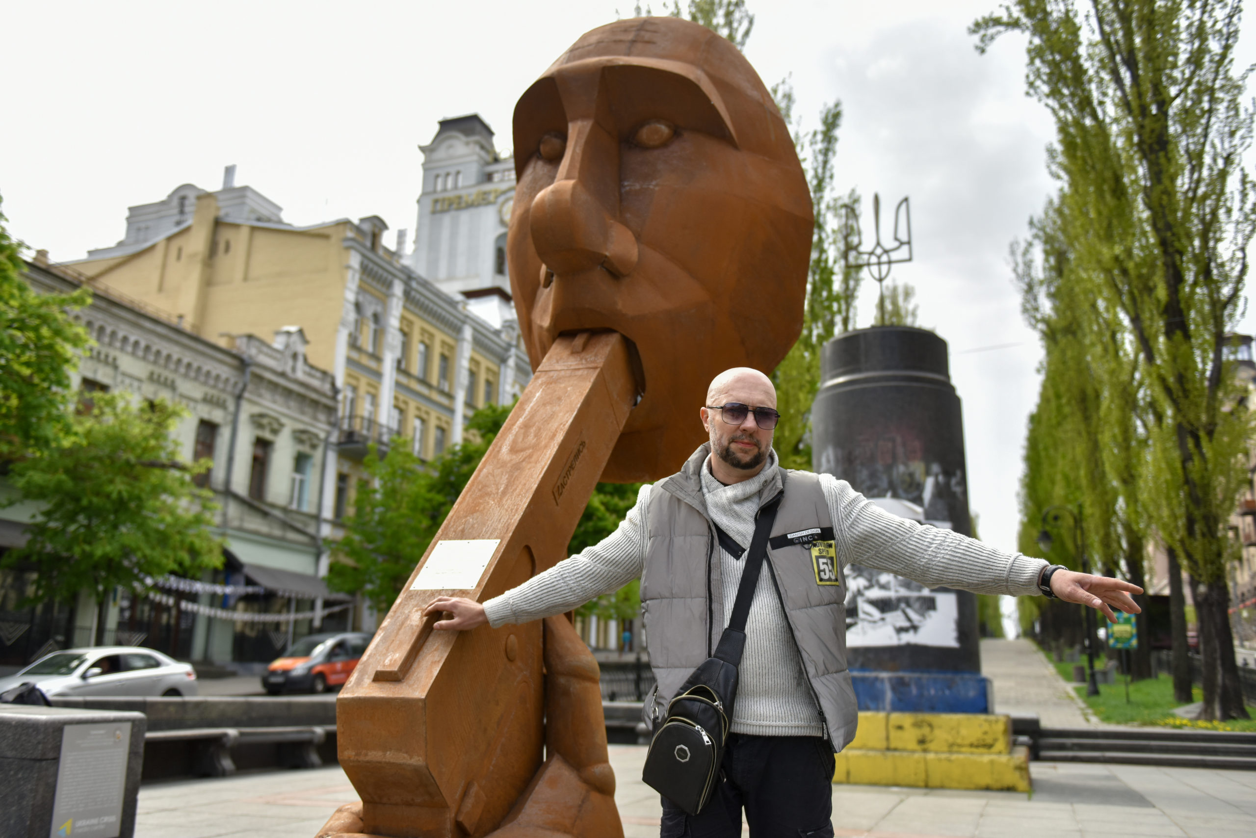 statuia lui Putin - sursa foto- aradon.ro