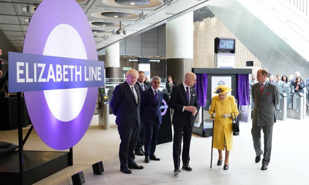 Linia de metrou din Regatul Unit, intitulată „Elizabeth”, inaugurată. Cine a fost invitatul special?