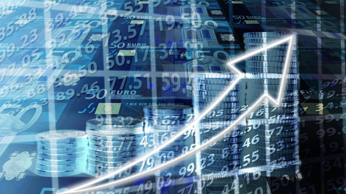 România, salt economic important în 2022, dar cetățenii nu simt bunăstarea. Suntem fruntași și la creșterea prețurilor