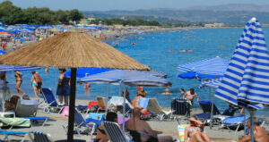 turisti romani in Grecia - sursa foto - btv.md