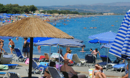 turisti romani in Grecia - sursa foto - btv.md