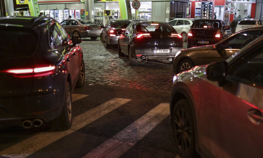 „Ieșiți în stradă, blocați pompele” Se anunță proteste în toată țara! Prețul carburantului, insuportabil pentru români
