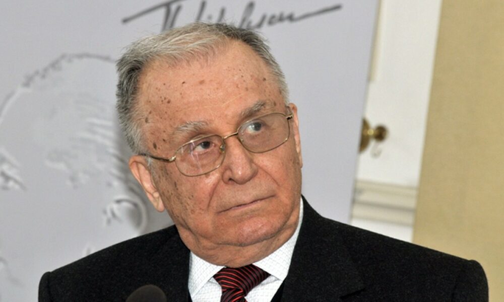 Veste proastă pentru Ion Iliescu. Guvernul vrea să-i retragă certificatul de revoluționar
