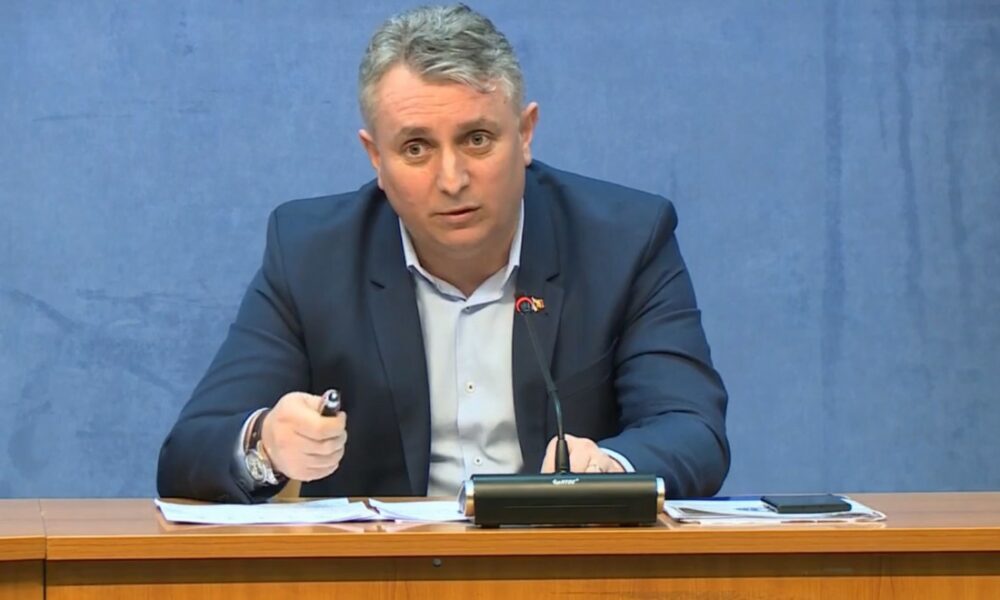 Bode: Guvernul are în vederea reducerea accizei la carburanți