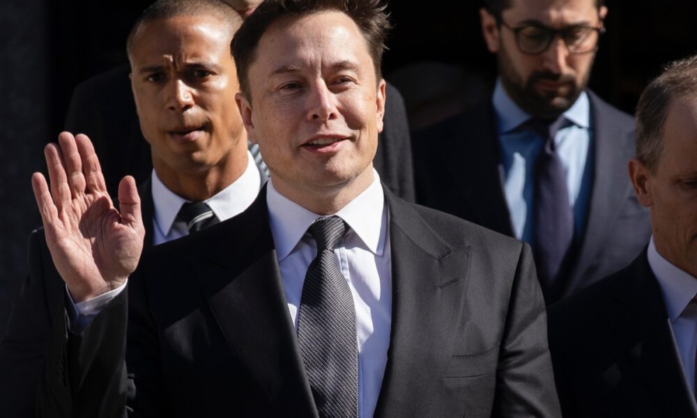 Cine este personajul misterios care controlează averea lui Elon Musk? Este mâna lui dreaptă, dar nimeni nu-l cunoaște cu adevărat