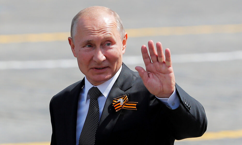 Întâlnire de gradul zero între dictatori. Ayatollahul Iranului îl primește pe Putin la Teheran