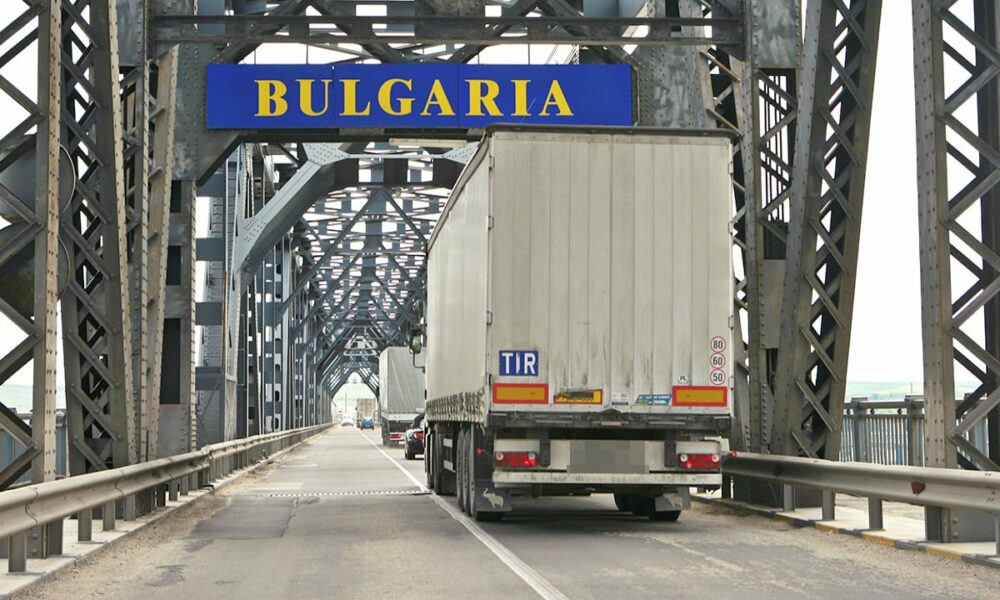 În loc de Schengen? Persoanele care lucrează într-un stat vecin vor beneficia de benzi speciale pentru trecerea frontierei