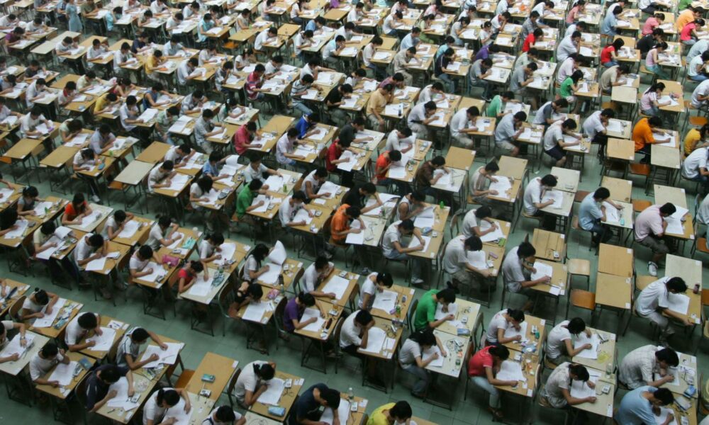 Opinie Bloomberg: Marea problemă a Chinei pe care Xi Jinping nu o poate rezolva. Sistemul de educație, mult prea performant