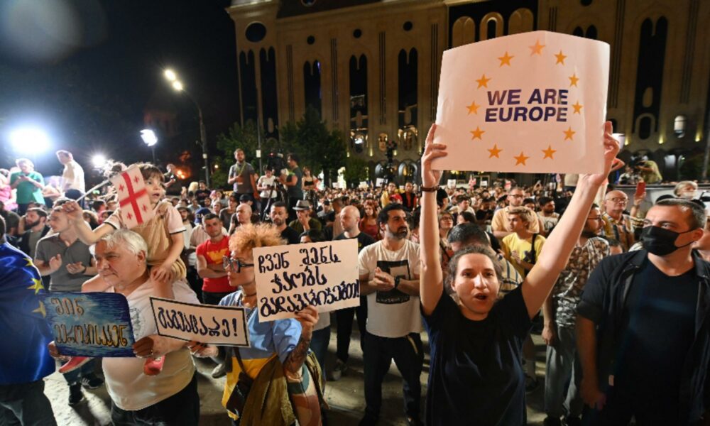 The Economist: Georgia cade tot mai adânc în sfera de influență a Kremlinului