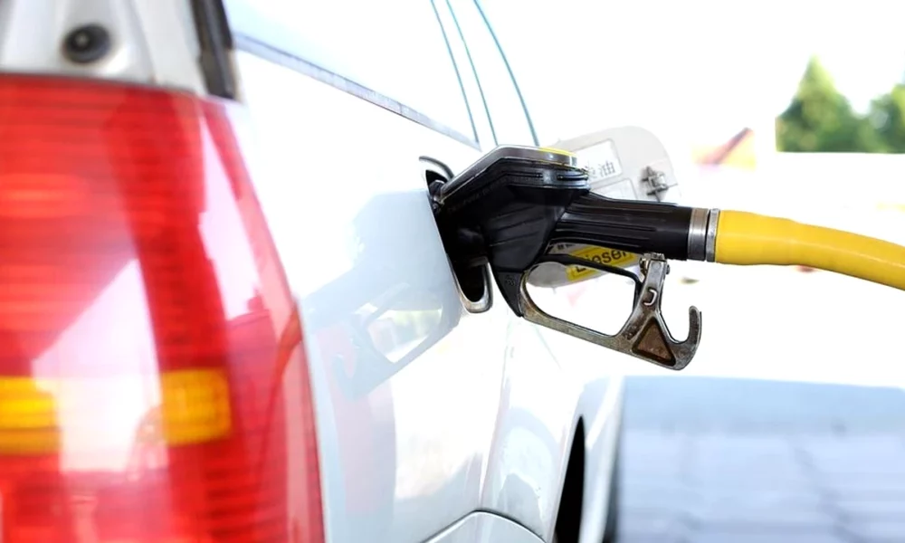 Crește din nou prețul la carburant în România!