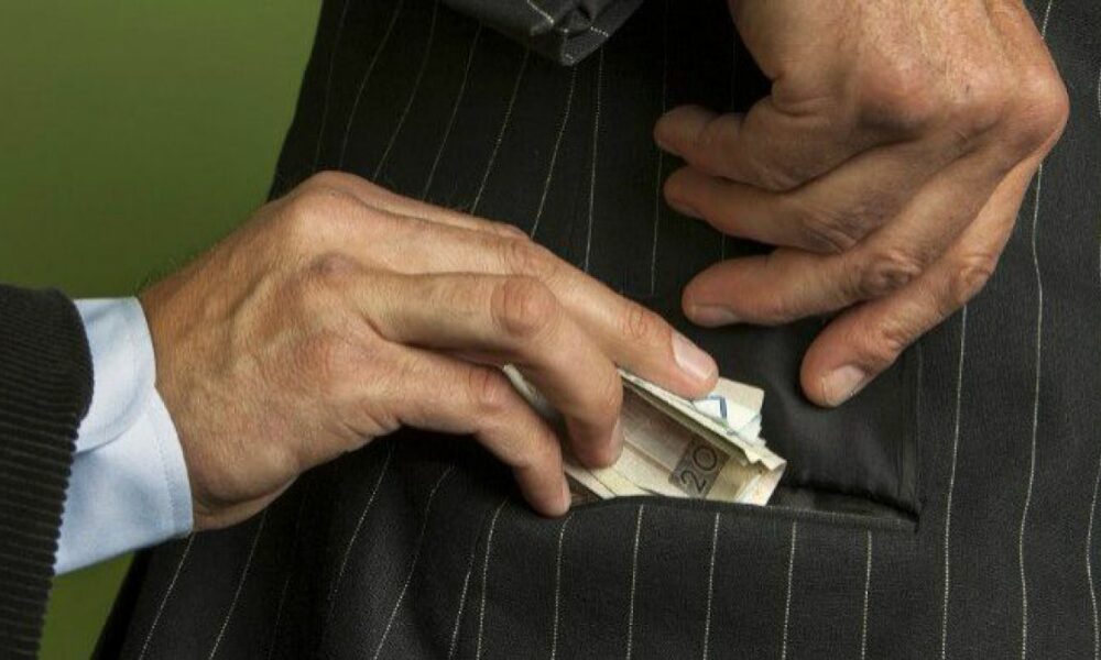 Unul din patru europarlamentari a fost deja implicat într-o afacere penală