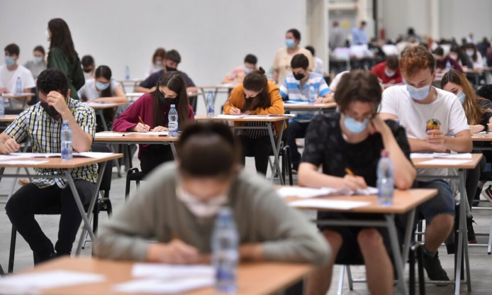 Veste bună pentru elevii români! Sunt anunțate simplificări în programa de Bacalaureat pentru anul 2023