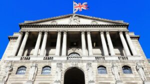 Inflația din Marea Britanie ar putea rămâne aproape de ținta de 2% pentru următorii trei ani