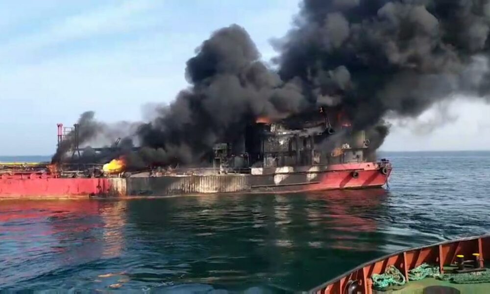 Incendiu pe Dunăre. Barje de cărbune din Ucraina au ars între România și Bulgaria