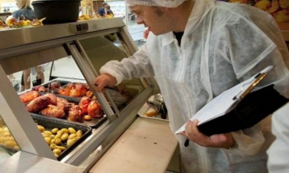 Au început controalele la alimente pe litoral! ANSVSA a dat amenzi de sute de mii de lei în doar o săptămână