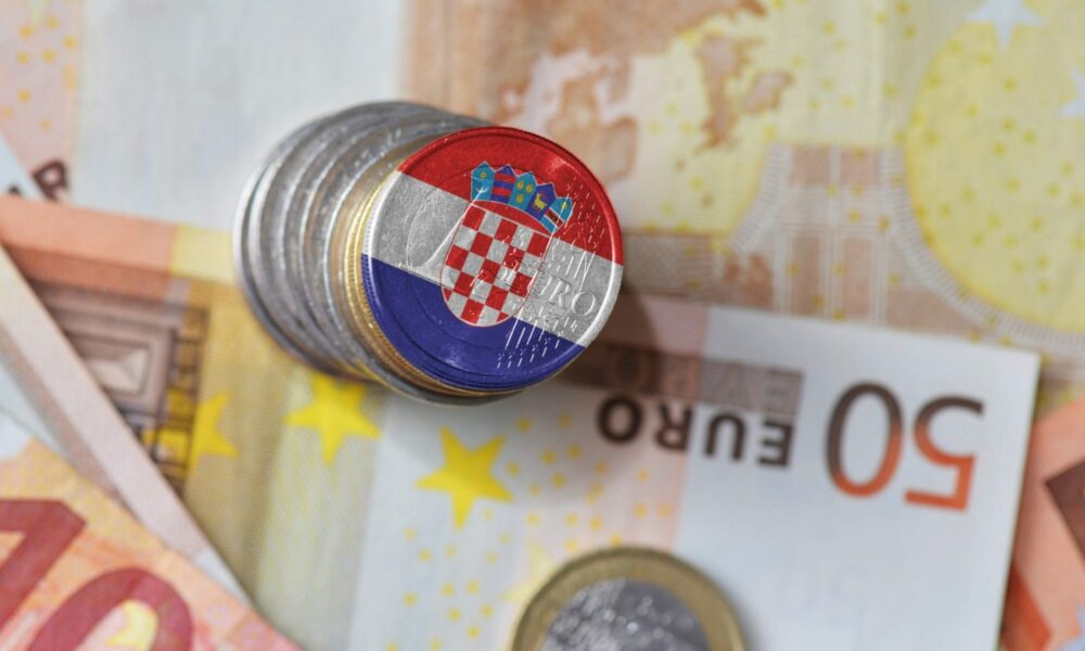 Croația are „drum liber” la zona euro din 2023. România stă la coadă