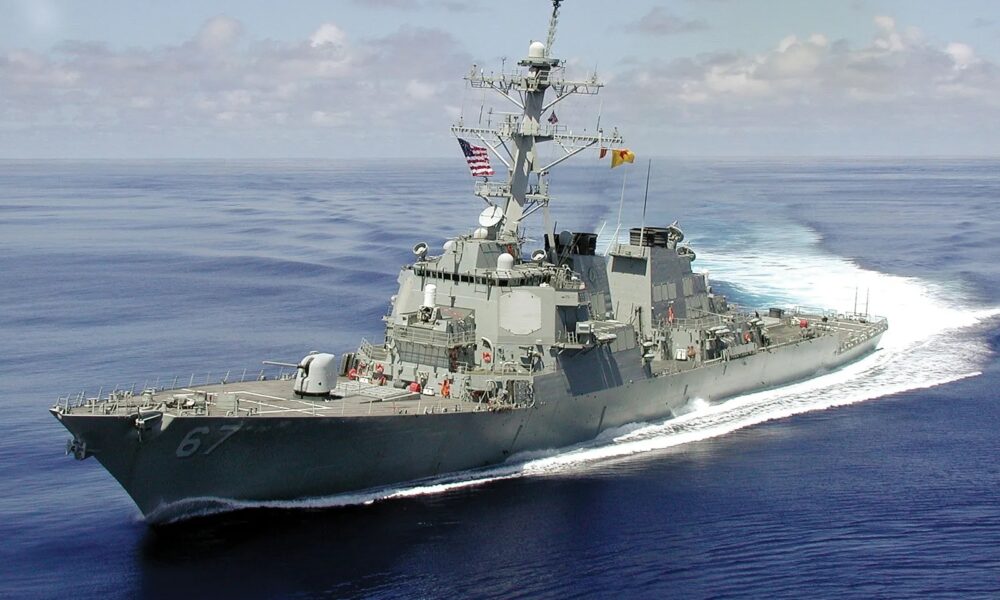 China și SUA se acuză de încălcarea drepturilor de navigație maritimă. O navă americană a fost alungată din Marea Chinei de Sud
