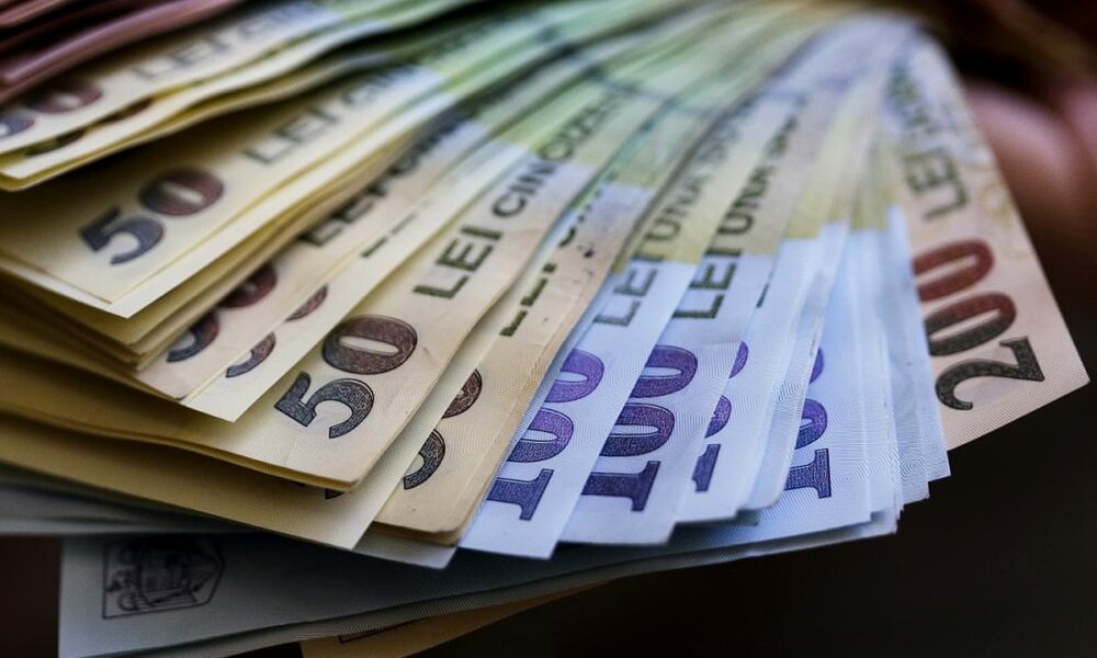 Românii plătesc dobânzi considerabile! Bulgarii stau mai bine la acest capitol