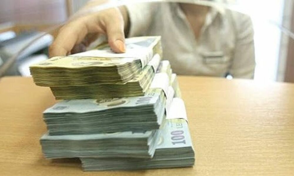 Guvernul reduce ratele la IFN-uri. La ce trebuie să fii atent când faci un împrumut