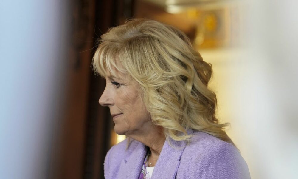 Jill Biden își scuză soțul pentru rata de încredere de 33%! „A întâlnit atât de multe provocări”