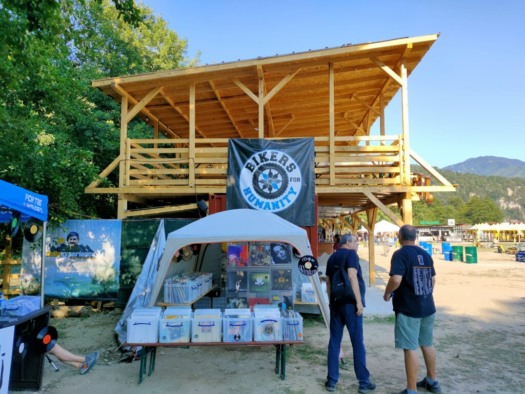 Open Air Blues Festival Brezoi sursă foto: infofinanciar.ro