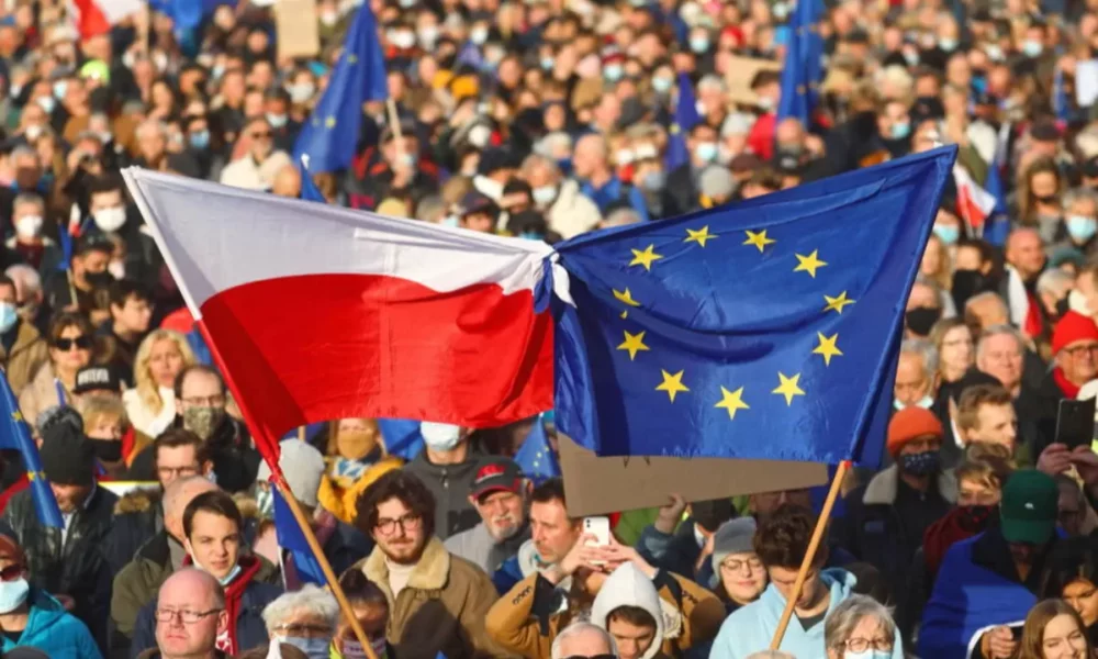 Premierul polonez face apel la reforme împotriva „imperialismului” din UE. „Avem de-a face cu o democrație formală”