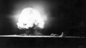 Prima bombă atomică testată de SUA, „Gadget”, sursă foto history.com