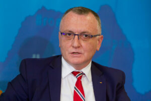 Sorin Cîmpeanu - sursa foto - thestudent.ro