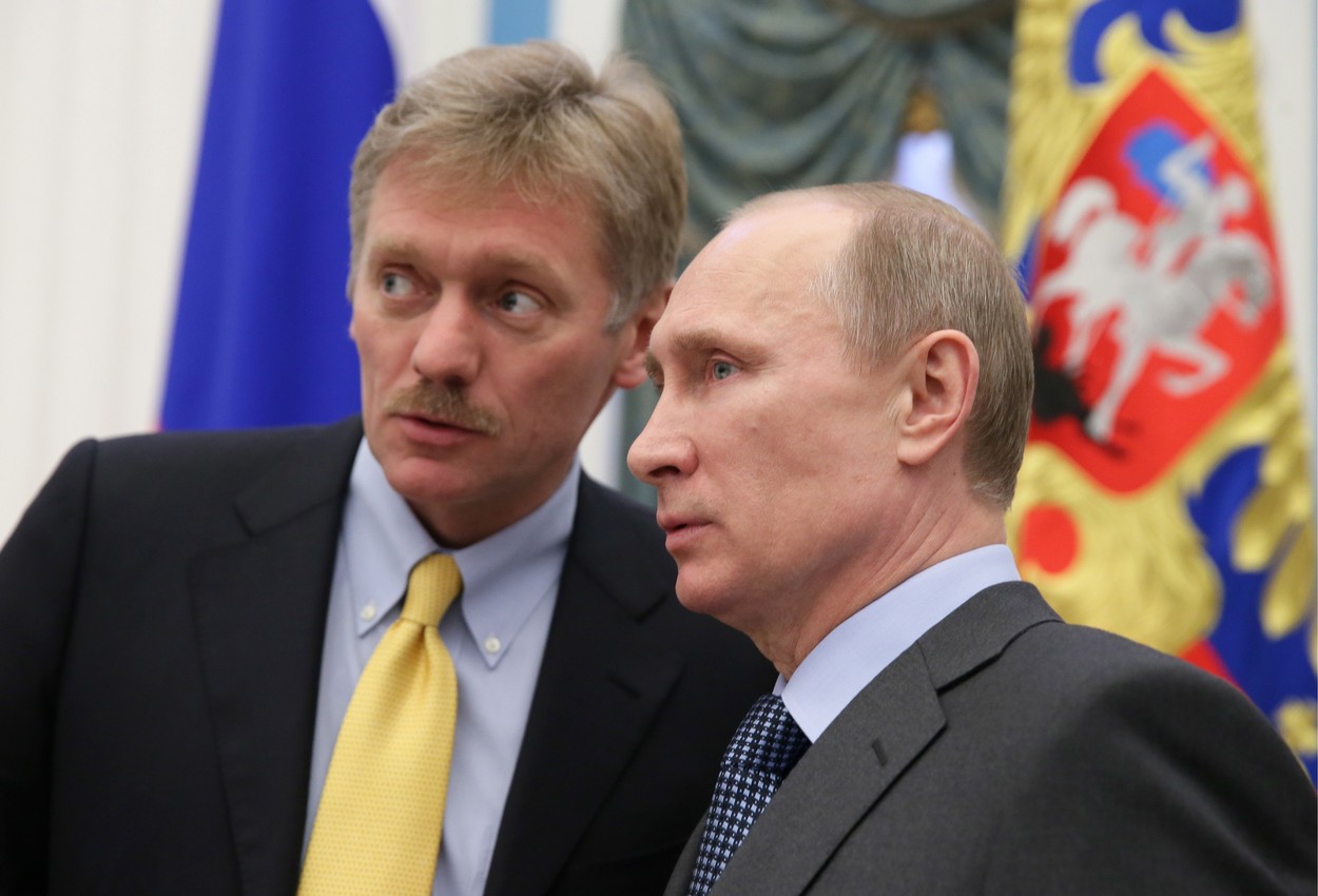 Vladimir Putin și Dmitri Peskov - sursa foto - gandul.ro