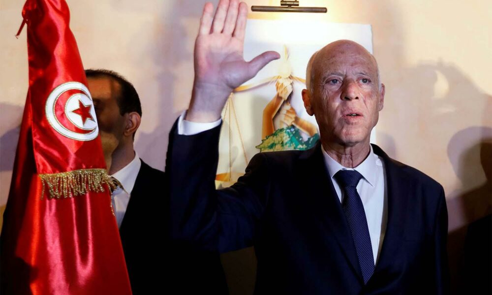 Un deceniu de democrație le-a ajuns! Tunisienii desființeaza „Primăvara arabă” prin referendum. Președinte cu puteri nelimitate