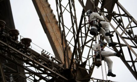 Turnul Eiffel are nevoie urgentă de restaurare! Simbolul Parisului este plin de rugină