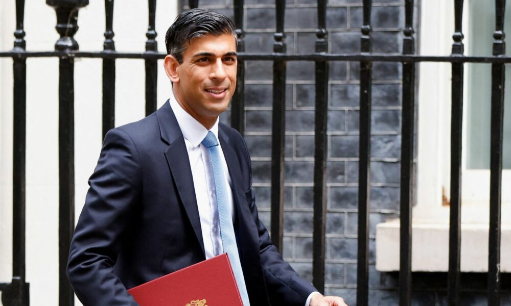 Rishi Sunak, cu un pas mai aproape de a fi premier al Marii Britanii. Cursa pentru scaunul lui Boris Johnson se încinge