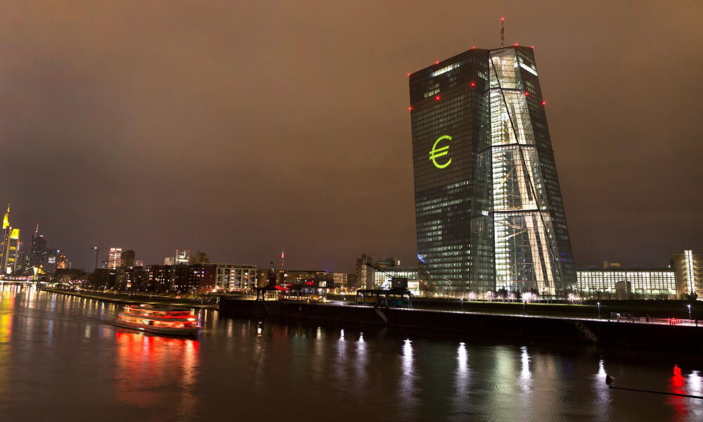 Războinicii cetățeni europeni. Banca Centrală Europeană asediată pentru creșterea dobânzii pe… Google Maps