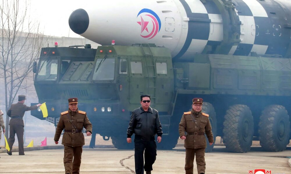 Kim Jong Un vrea mai multe bombe! Coreea de Nord accelerează producția de focoase nucleare