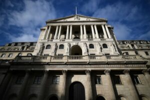 POLITICO: După ce inflația a ajuns la 9,4% în iunie, Banca Angliei majorează dobânzile cu jumătate de procent