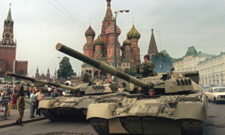 The Economist: Rusia produce doar 20 de tancuri noi pe lună. În cât timp poate reface Kremlinul armata pierdută în Ucraina