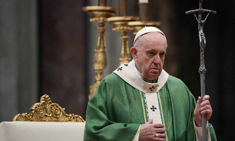 Papa Francisc înăsprește controalele și centralizarea finanțelor Vaticanului