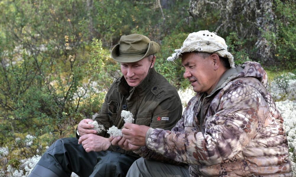 De la vacanțe împreună în Siberia la „divorț” public la Kremlin. Putin l-a tras pe linie moartă pe Serghei Șoigu