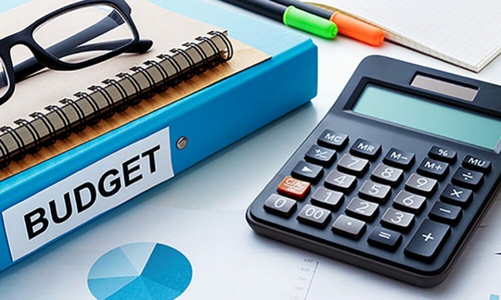 Se măresc salariile pentru bugetari! Unele venituri s-ar putea dubla