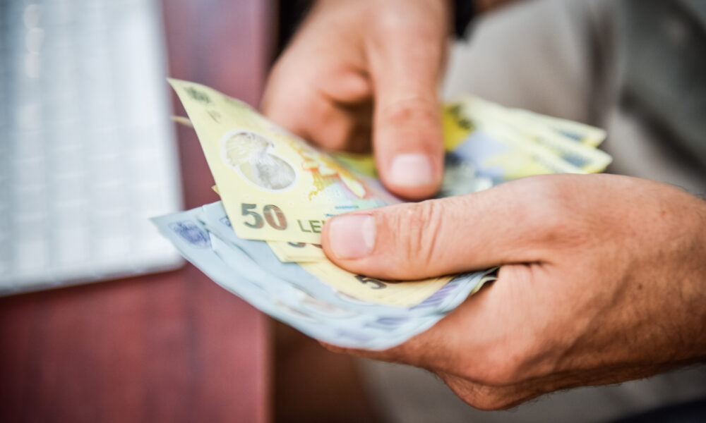 Vești bune pentru români! Primele scăderi ale ROBOR la trei luni! Ce valoare are indicele acum 